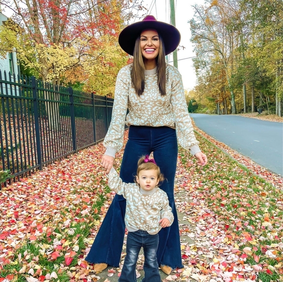 ALREDINE MOCHA ANIMAL PRINT BUBBLE SLEEVE SWEATER - Picture 1 of 2